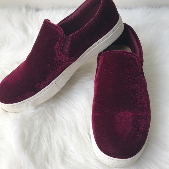 Mossimo Supply Co. Shoes - 🌷Mossimo Burgundy Suede sneakers. Size 8. Used.